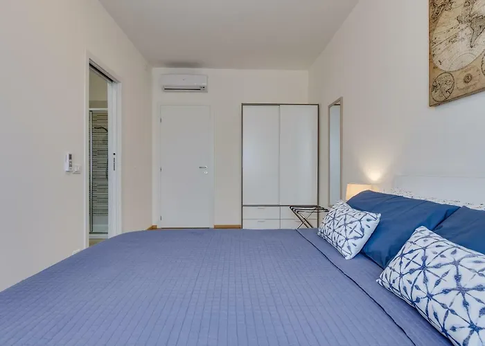 Gasthuis Vidar Train Station